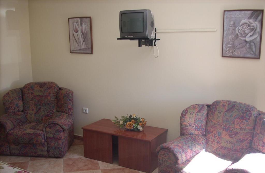 Hostal Don Diego San Juan Del Puerto Room photo